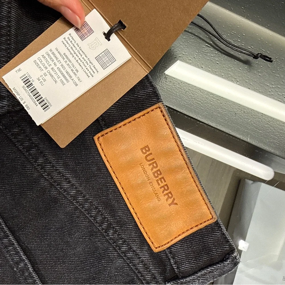 Burberry Jeans (0) - Picture 3 of 6